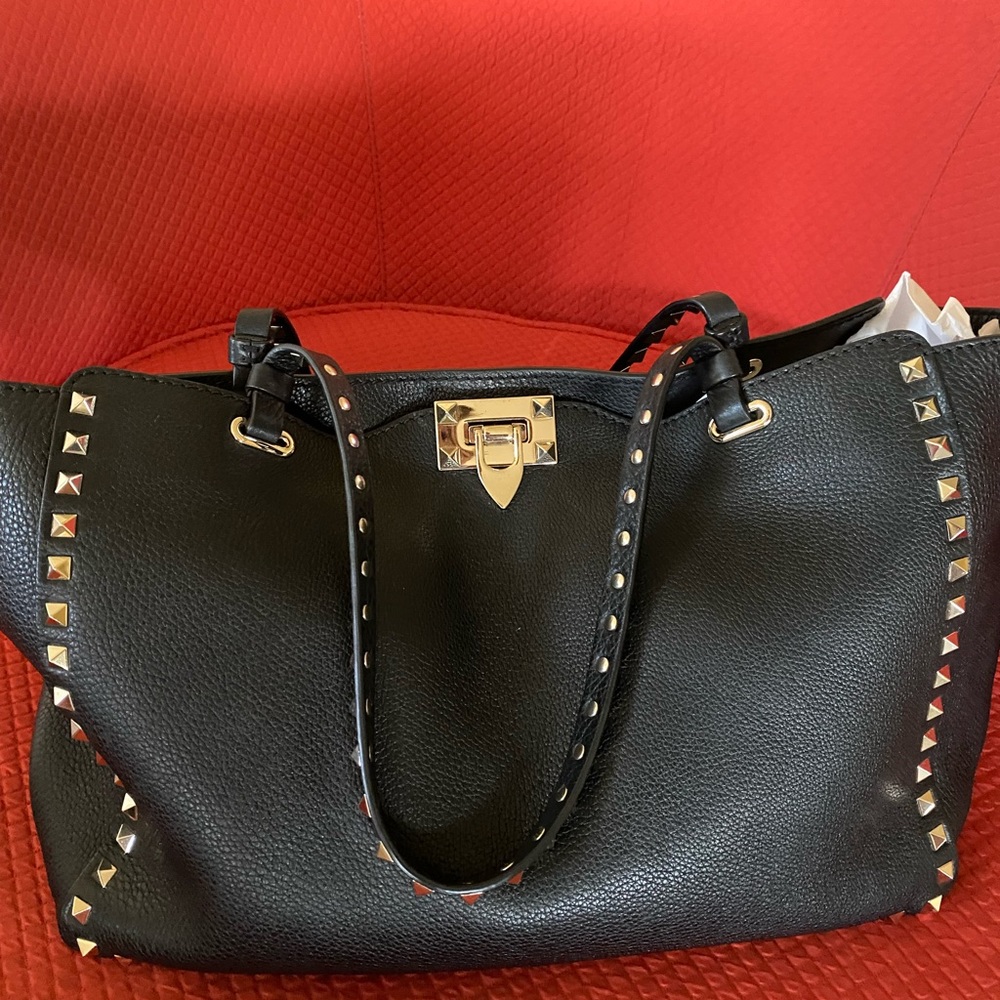 Valentino medium grainy calfskin rockstud bag
